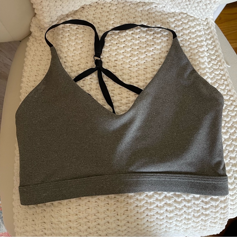 nike women’s sports bra size M